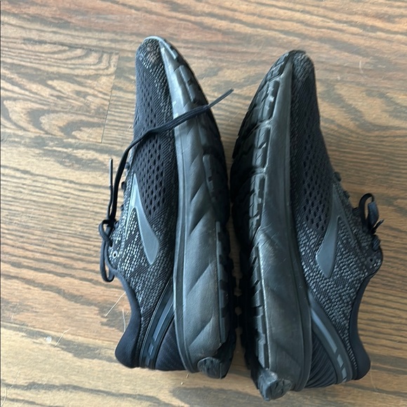 Men's Black Brooks Ghost 11 Running Shoes - Picture 3 of 6